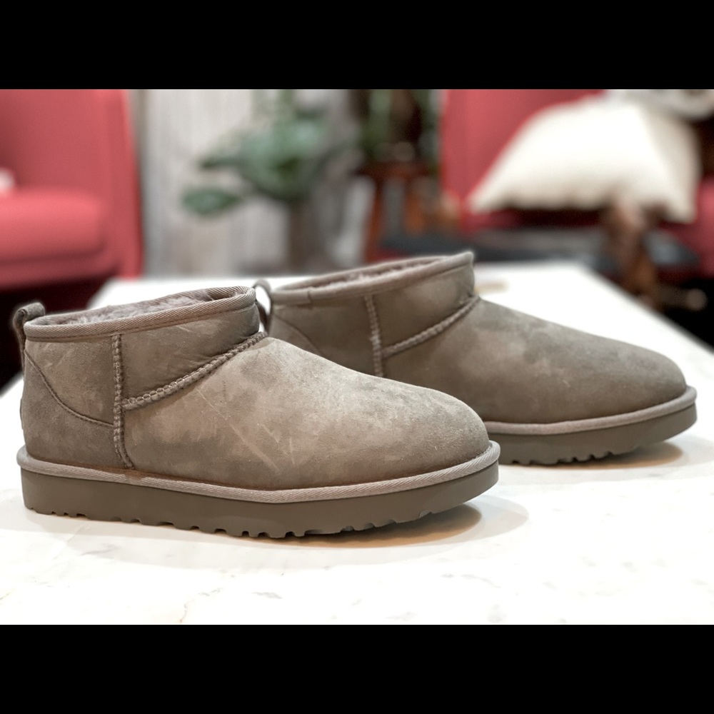 UGG Classic Ultra Mini - size 9